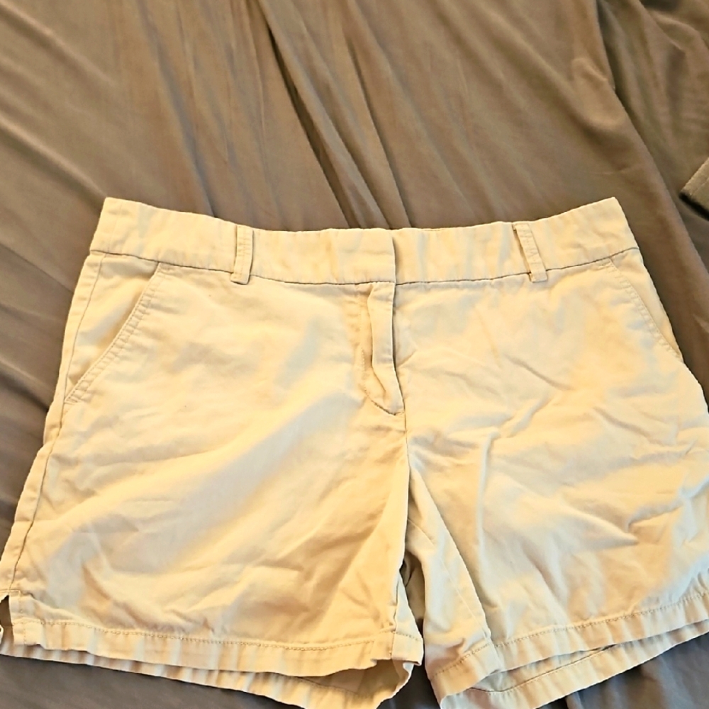 Size 12 LOFT Women's Khaki  Shorts‎